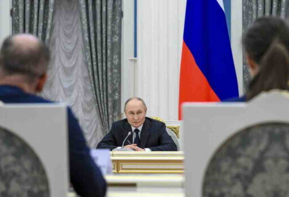 La tela di Putin con il memorandum per la pace