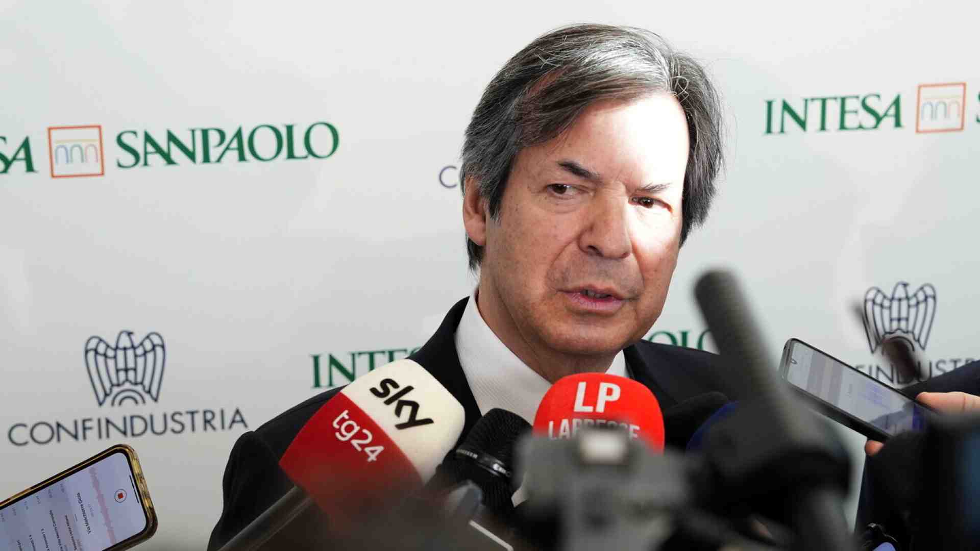 Immagine di I due consigli di Messina a Orcel per non ingolfare il risiko bancario