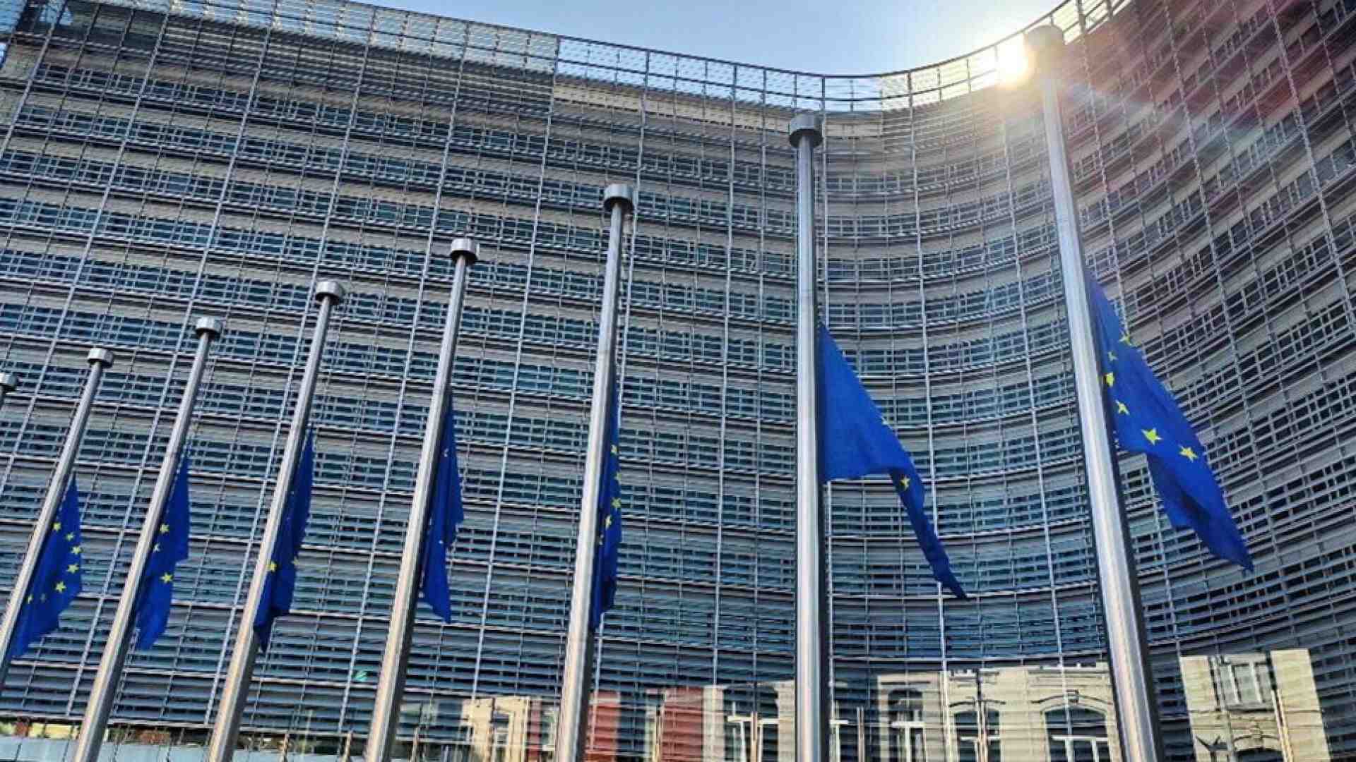 Immagine di Gli autodazi che l’Ue non vuole vedere quando parla dei dazi di Trump