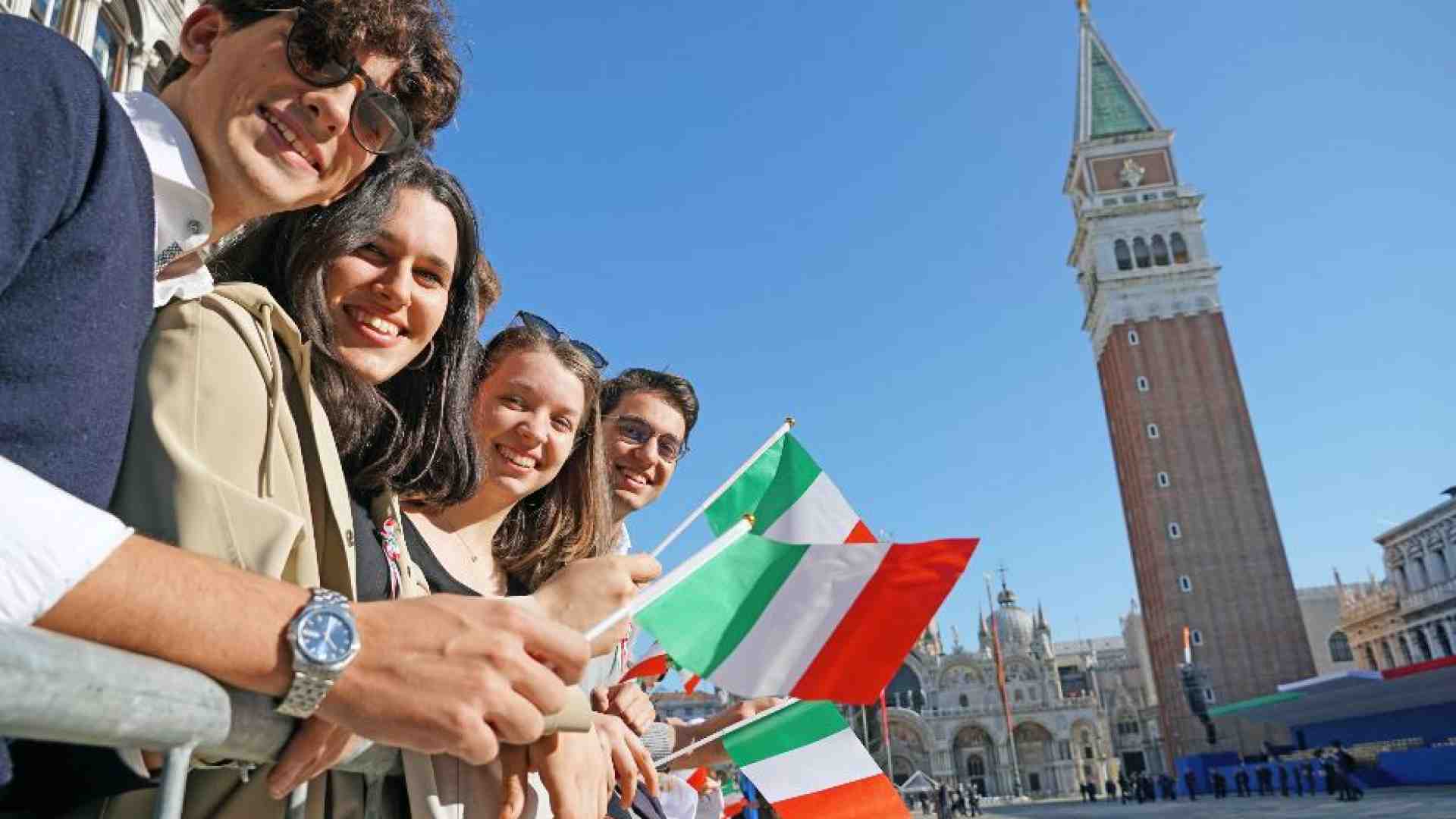 Immagine di Troppi turisti, dal 1° luglio ingressi limitati alla Basilica di San Marco