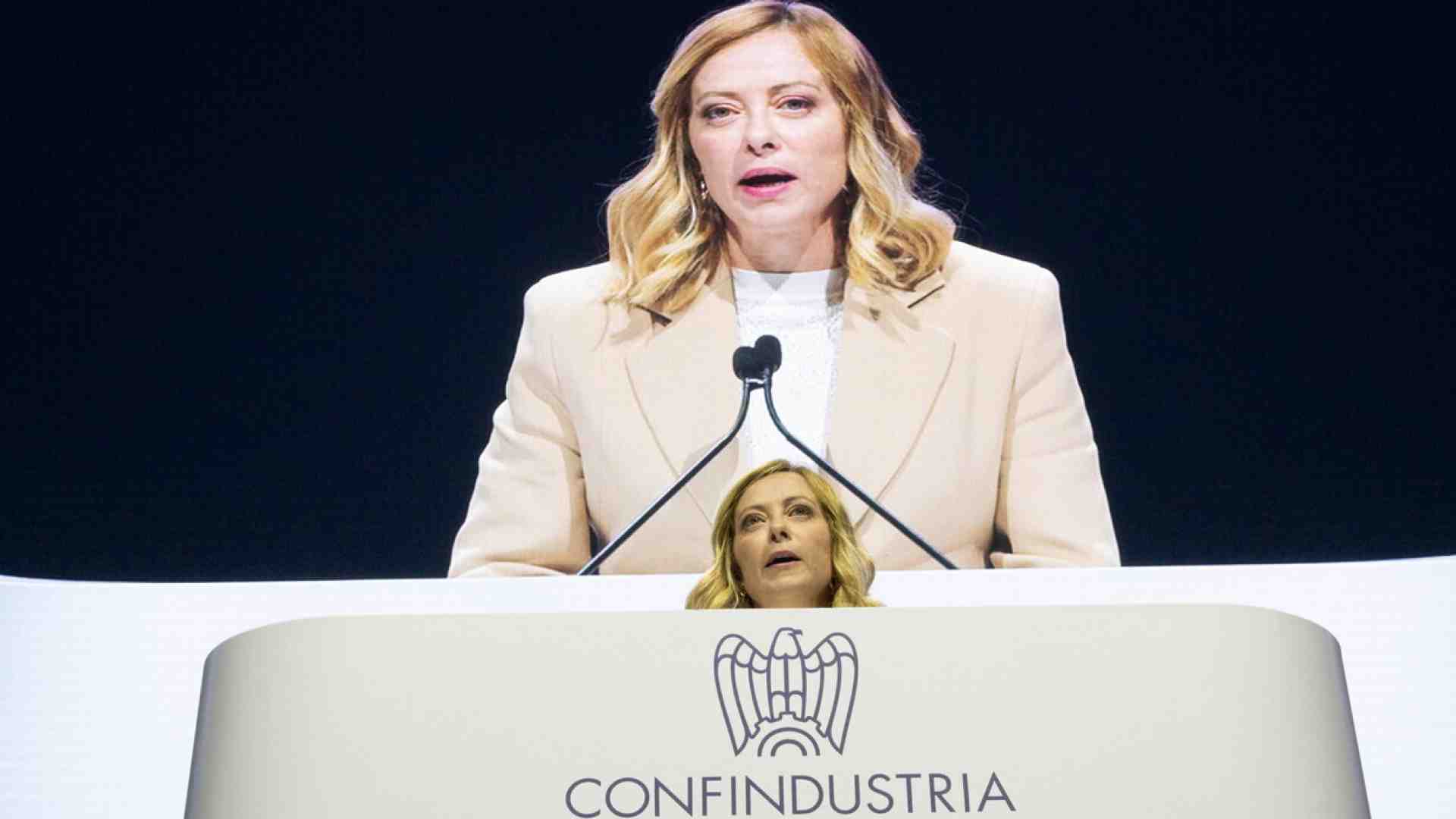Immagine di Dagli industriali, Meloni indica i criteri per giudicare il governo in economia. La serietà c’è, il resto?