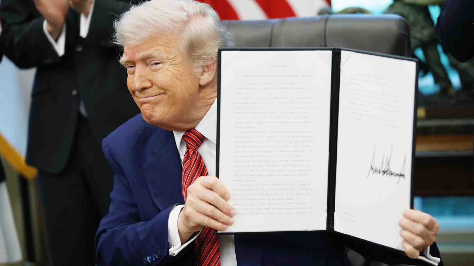 Immagine di Il tribunale commerciale statunitense ha bloccato i dazi di Trump: “Sono illegittimi”