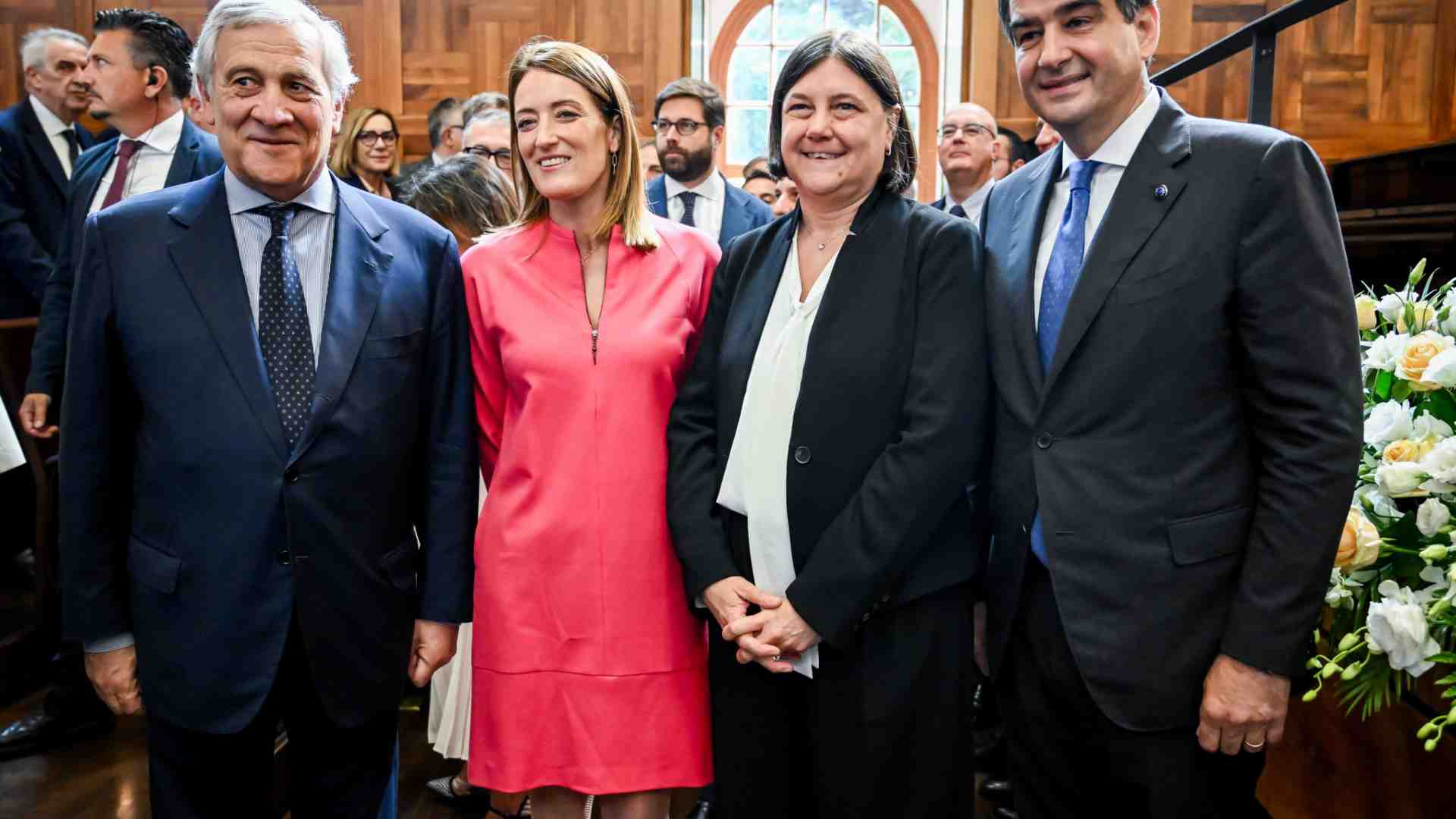 Immagine di Gli studenti incalzano i politici: «Perché aumentate le spese militari?»