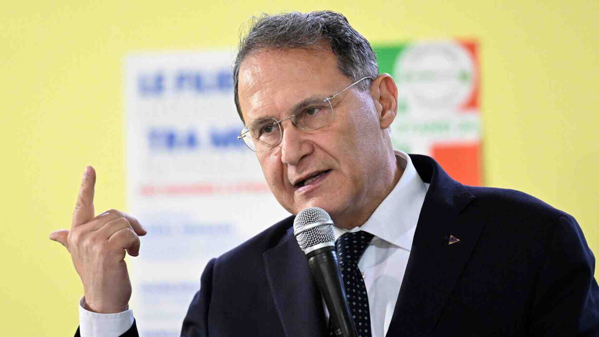 Immagine di Cirielli (FdI): “Pronto a candidarmi in Campania. Tra i nomi in campo il mio è il più forte”. Messaggi a Lega e FI