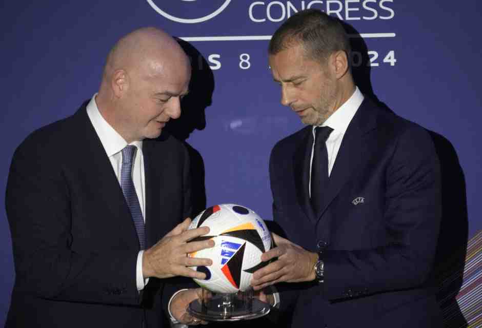 Gianni Infantino e Aleksandr Ceferin (foto Ap, via LaPresse)