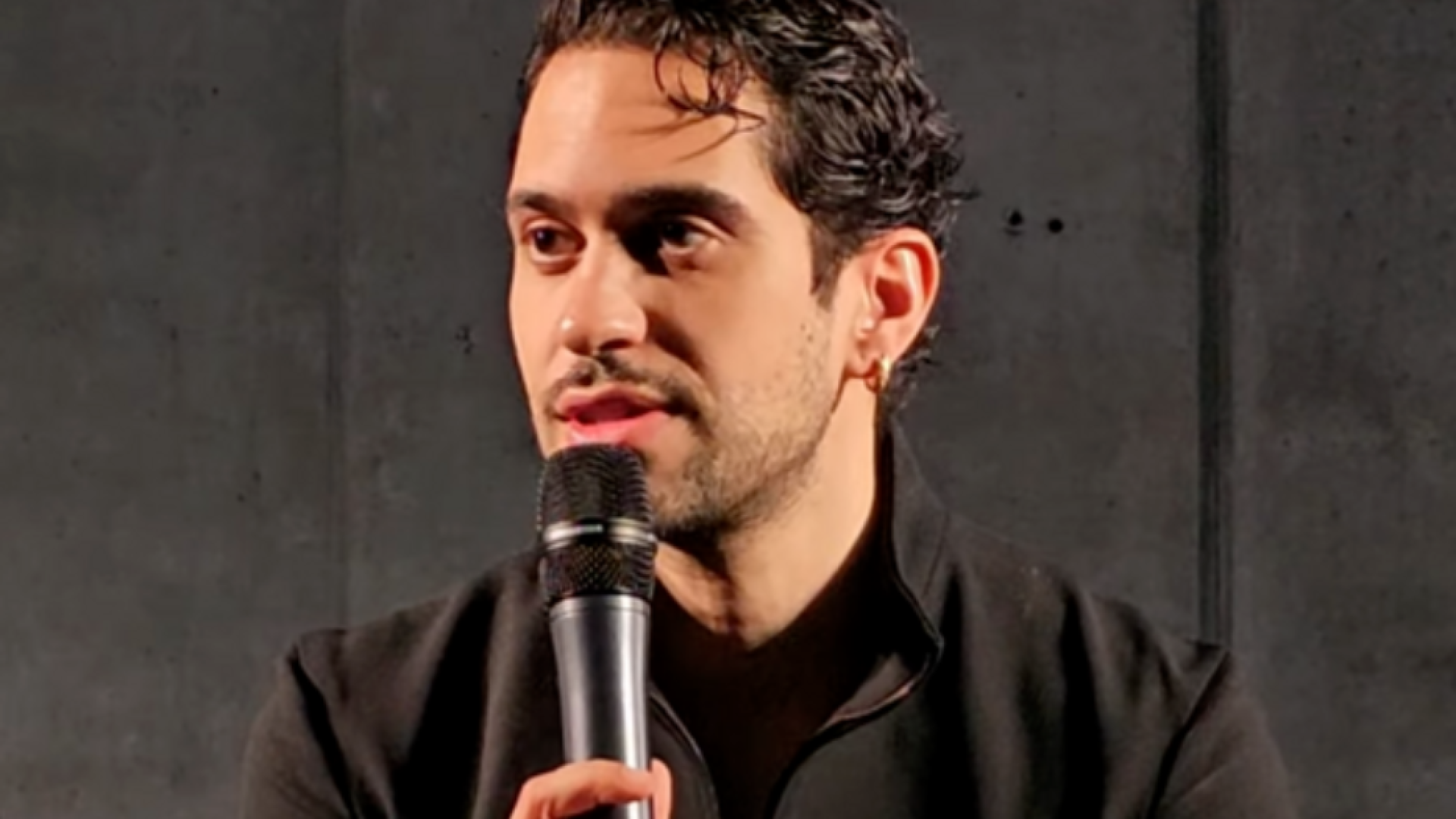Immagine di Cittadinanza: da Neri Marcorè a Mahmood, gli appelli al voto dei vip
