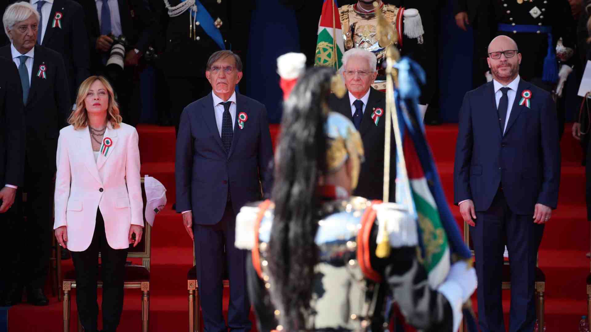 Immagine di Mattarella-Meloni: ora libertà, pace e democrazia