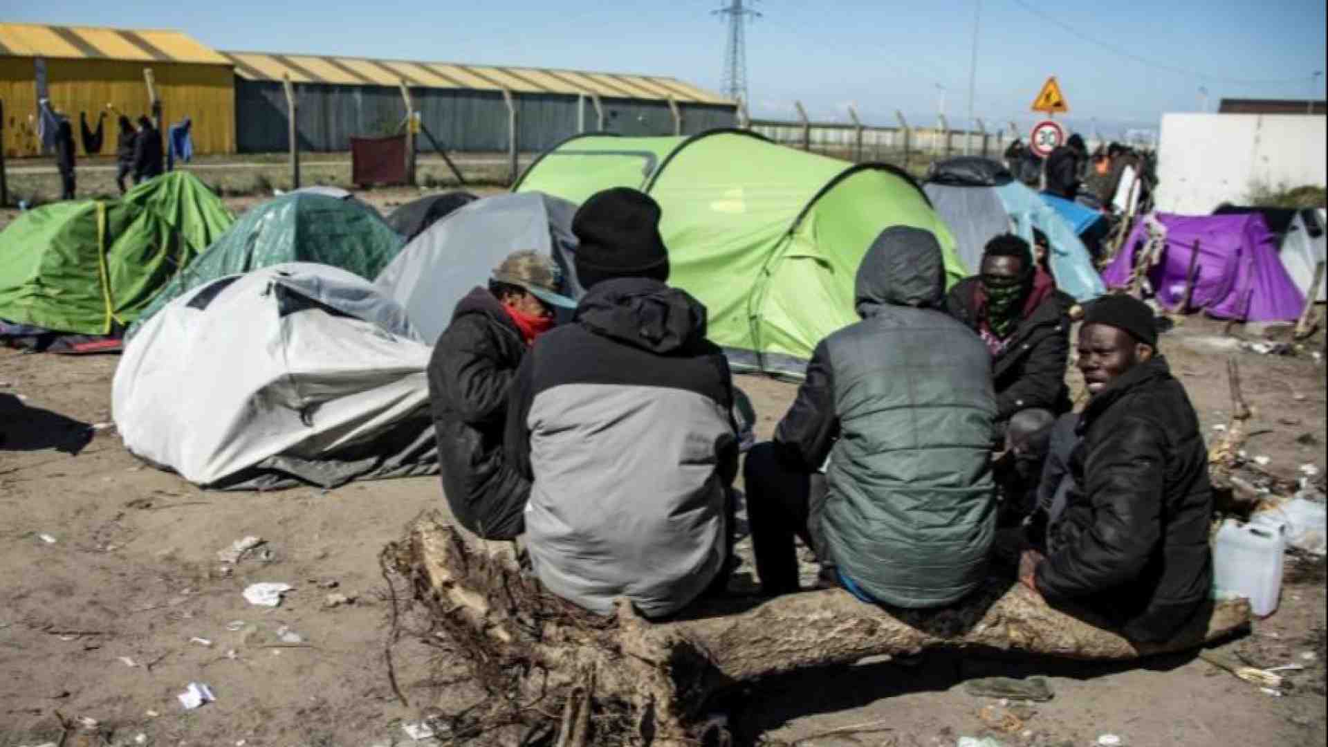 Immagine di Record di arrivi di profughi sulle coste inglesi: 1.200 in un solo giorno