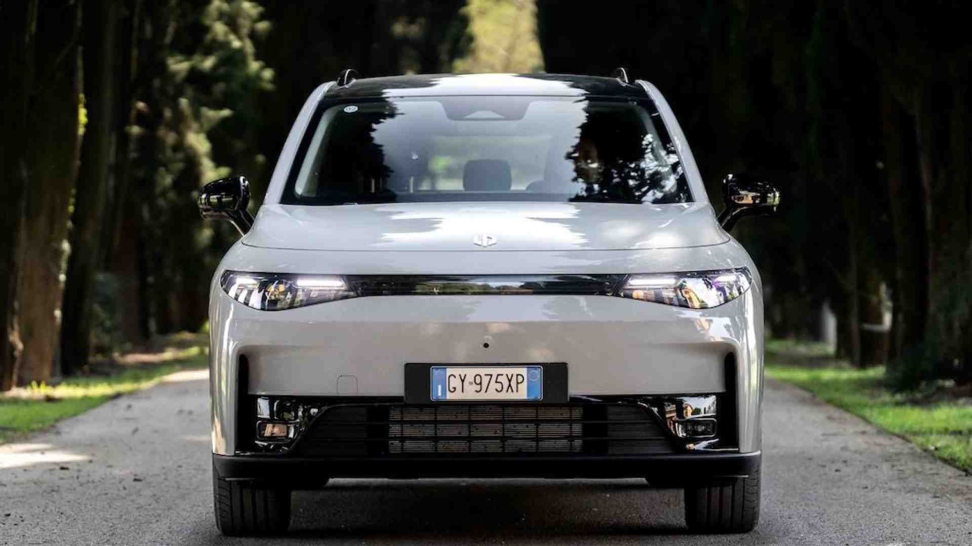 Immagine di Leapmotor C10, l'elettrica di Stellantis che va a benzina