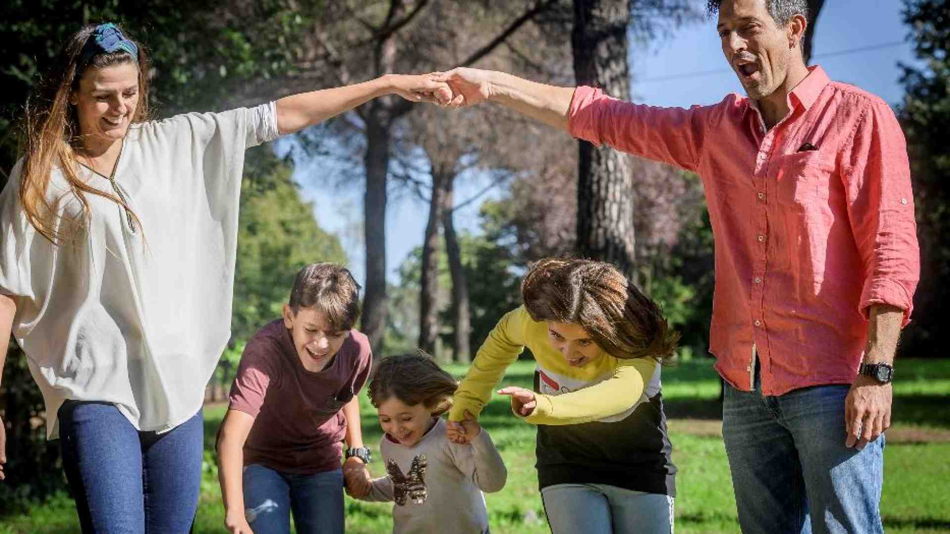 Immagine di I giovani hanno voglia di fare figli ma la società non riesce a sostenerla