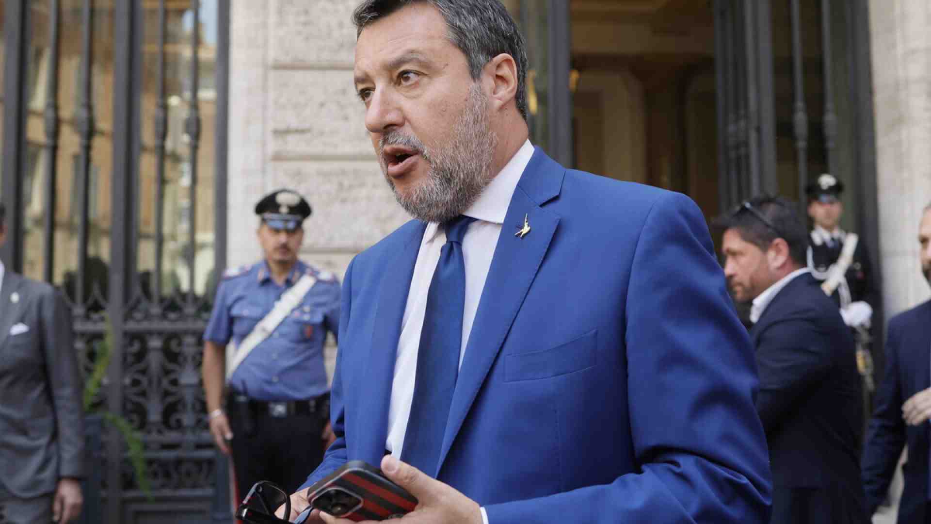 Immagine di Salvini su Marte: Meloni gli scippa il Dl Sicurezza, perde la sponda di Musk, la sua trappola è la legge elettorale