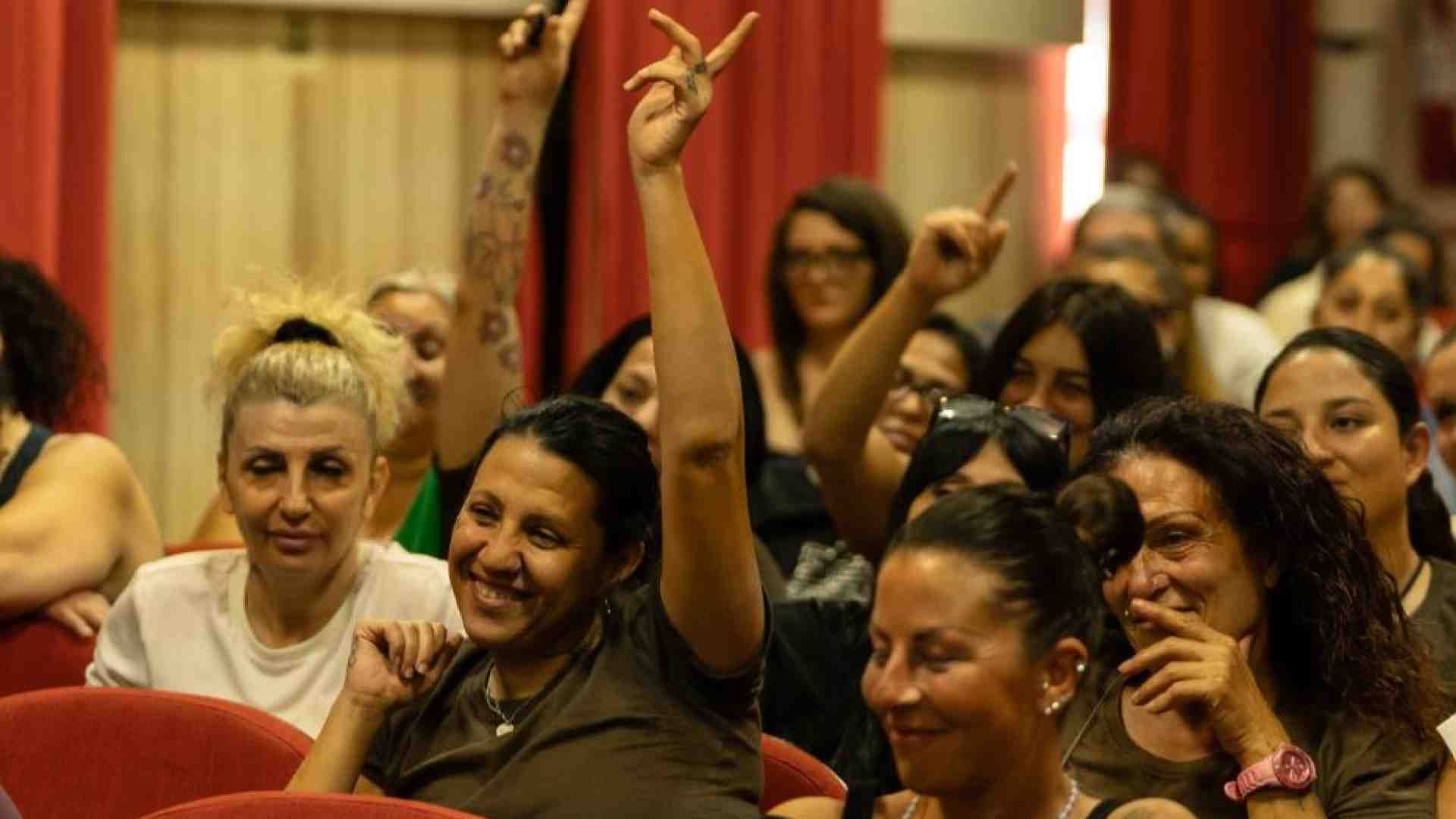 Immagine di Il film “Fuori” torna in carcere: la proiezione con le detenute a Rebibbia