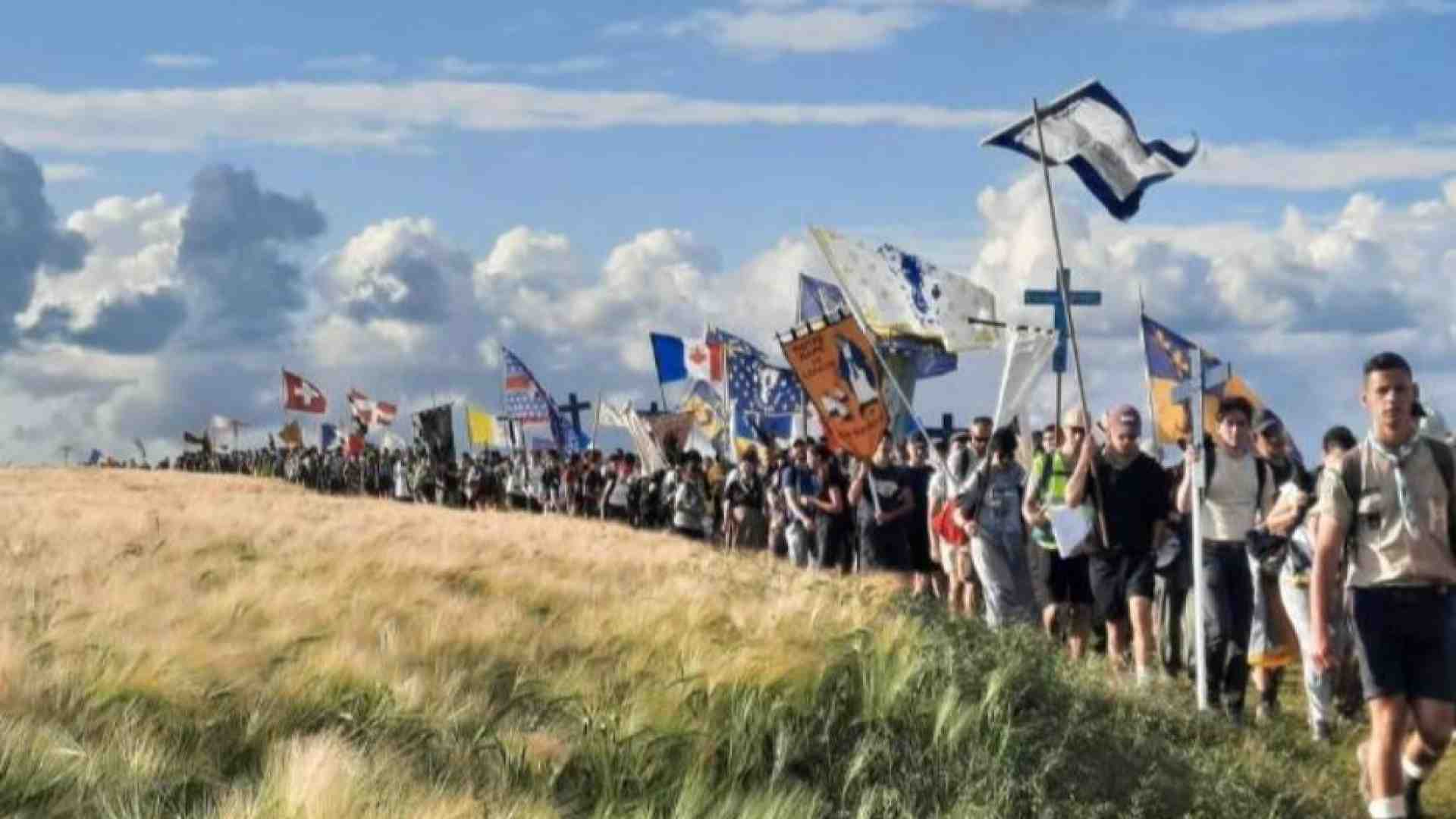 Immagine di I 19mila in marcia da Parigi a Chartres: la fede che risveglia la Francia