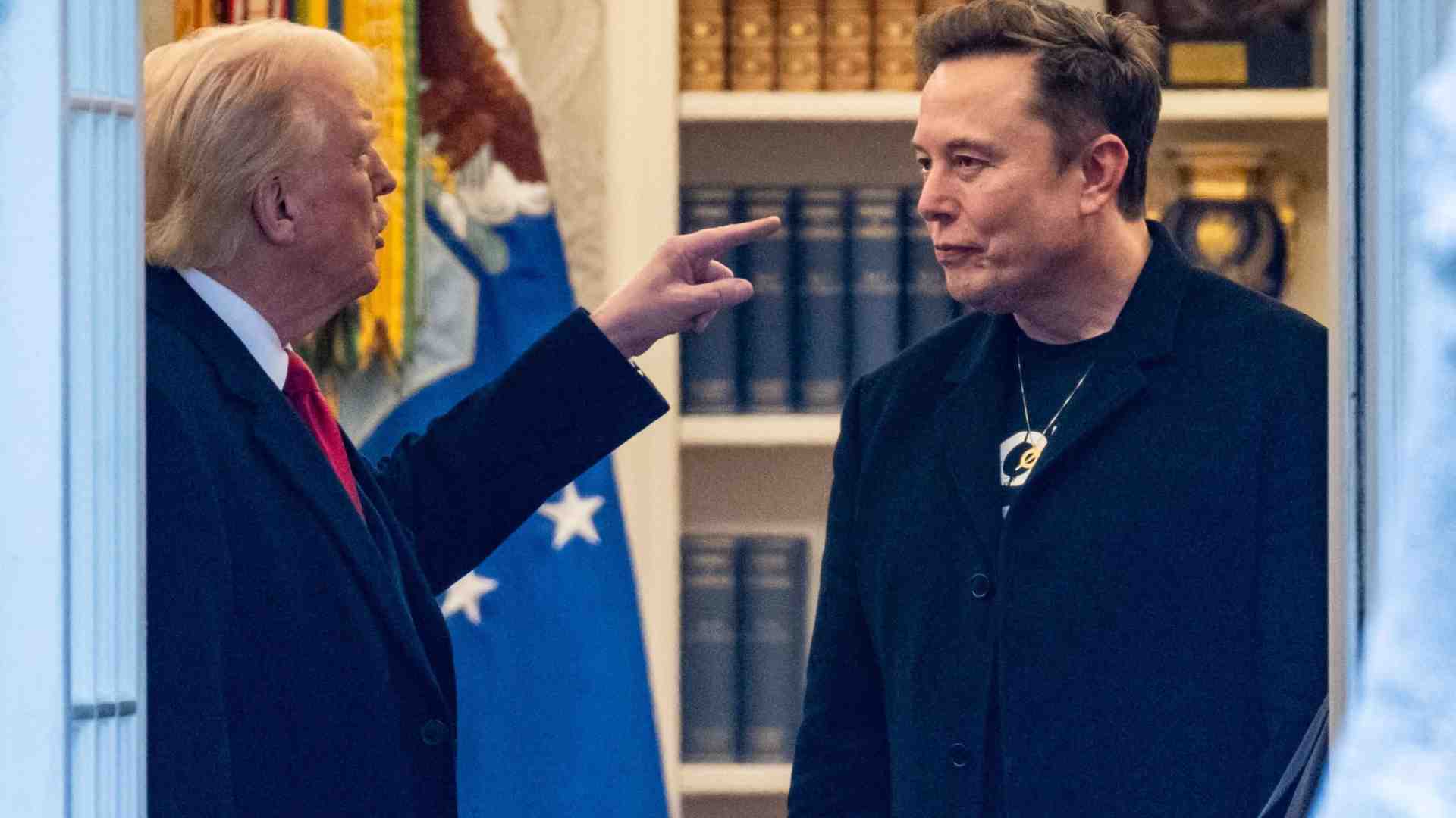 Immagine di Musk pensa a un nuovo partito ma cerca una tregua con Trump. Che chiude