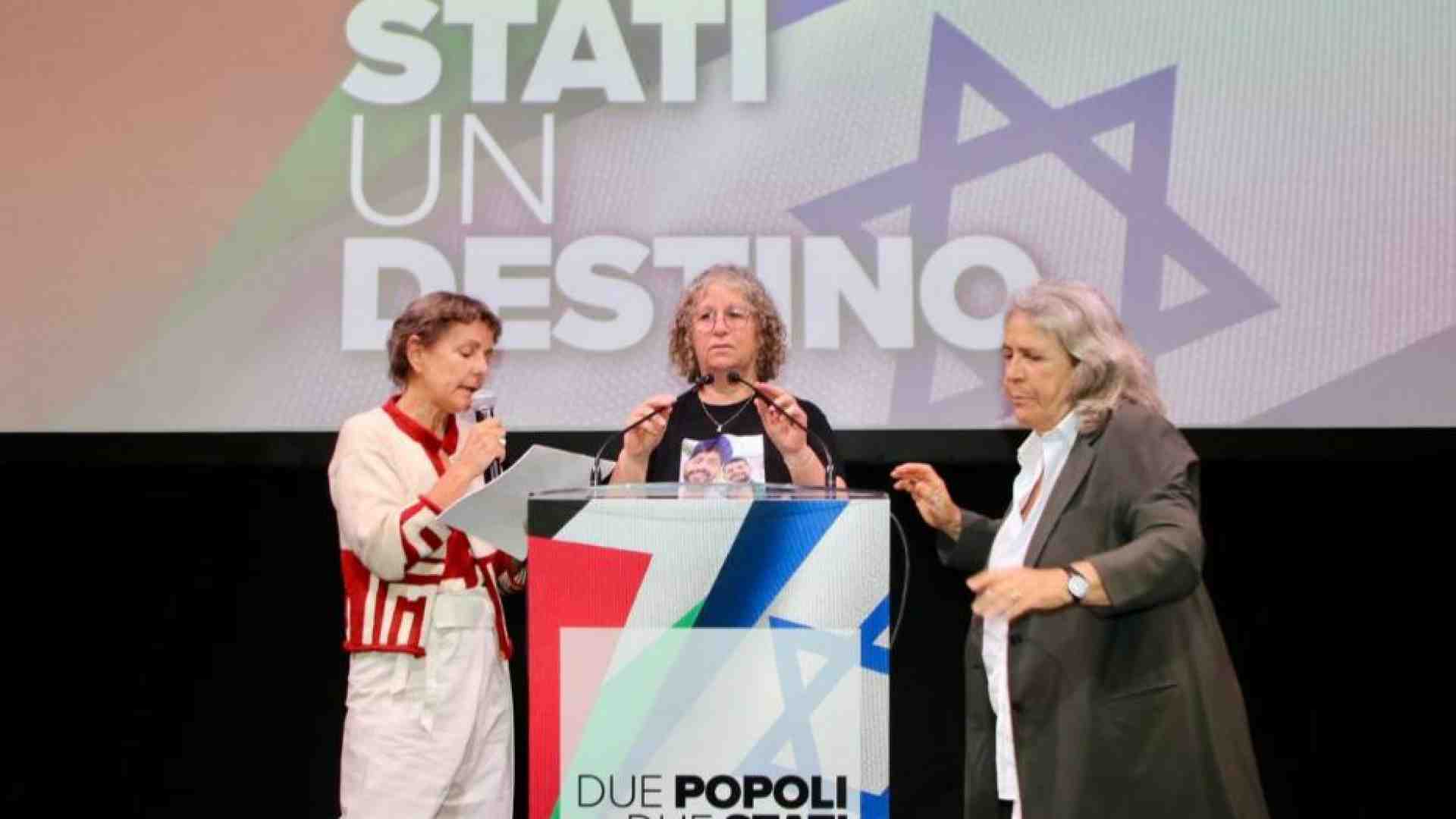 Immagine di Piazze per Gaza: a Milano i centristi uniti, a Roma i timori e le polemiche