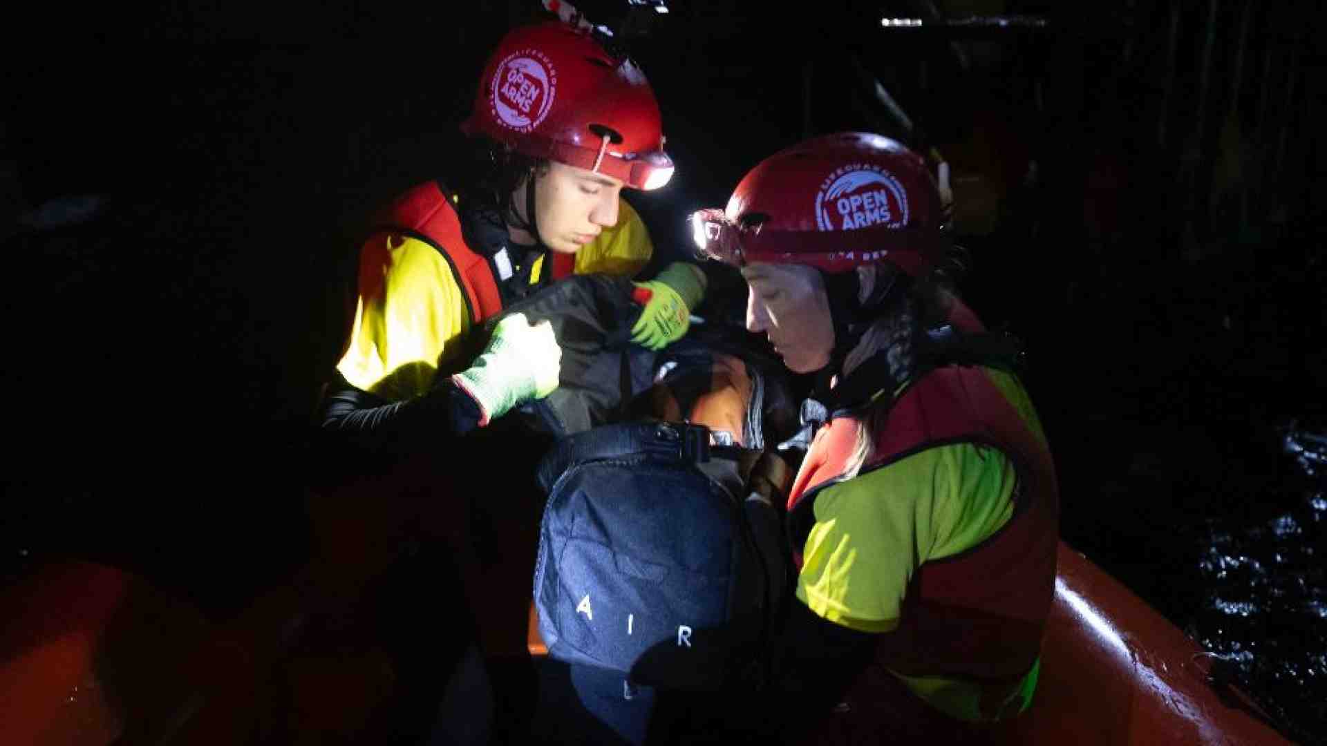 Immagine di Le due neonate salvate dal mare e arrivate a Lampedusa