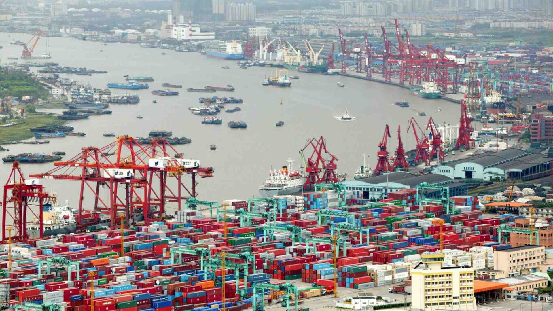 Immagine di Crolla l'export della Cina verso gli Stati Uniti (ma aumenta verso l'Ue)