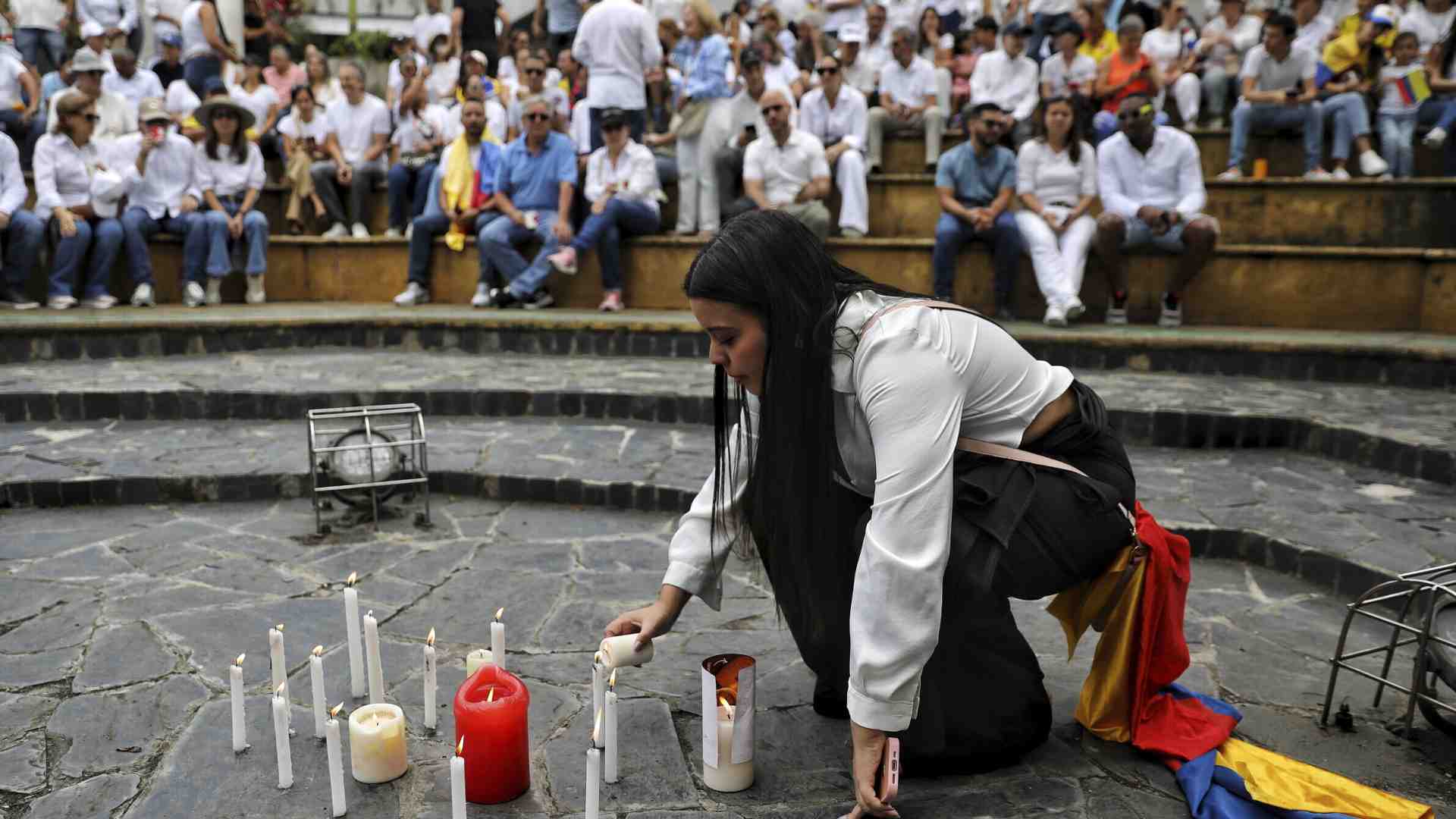 Immagine di Tre ipotesi sull'attentato al candidato alle presidenziali in Colombia