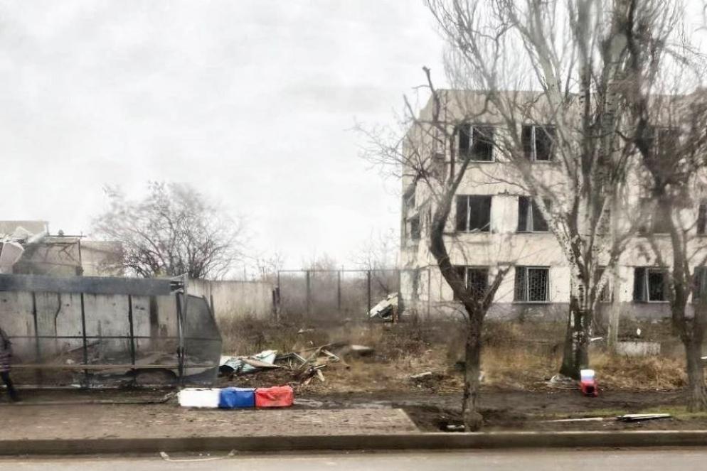 Mariupol, la città martire in mano alle truppe di Mosca con i segni della Federazione Russa - Telegram