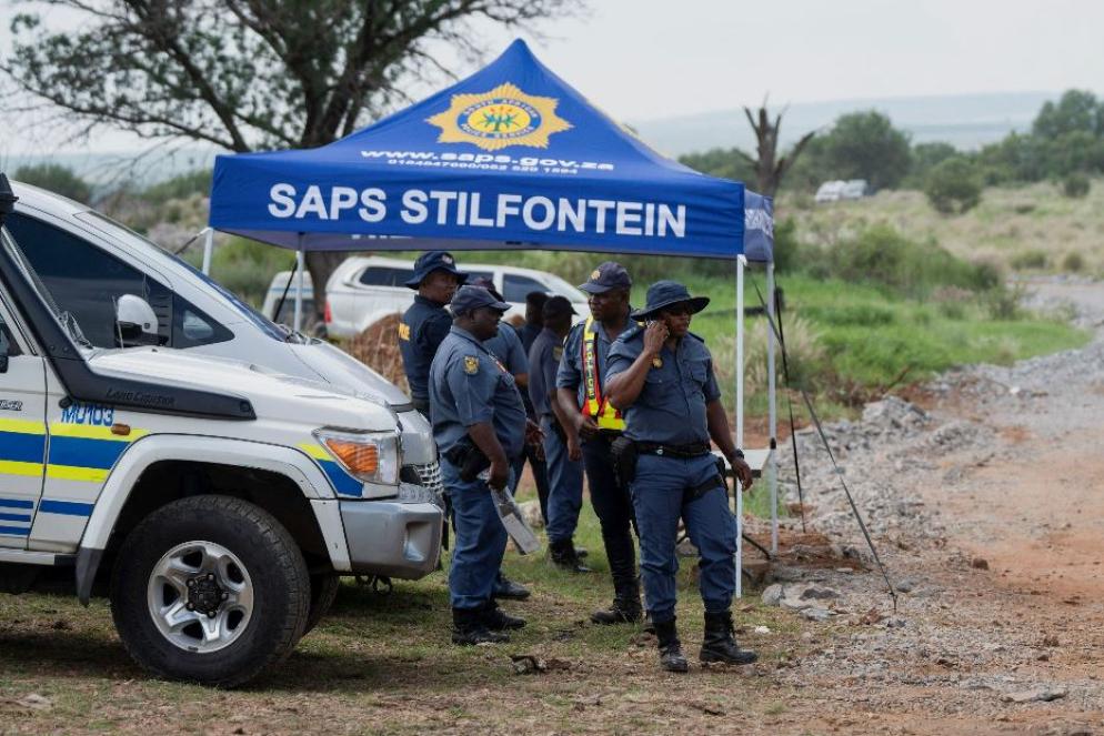 Poliziotti sudafricani a Stilfontein, a circa 150 chilometri a sud-ovest di Johannesburg - REUTERS