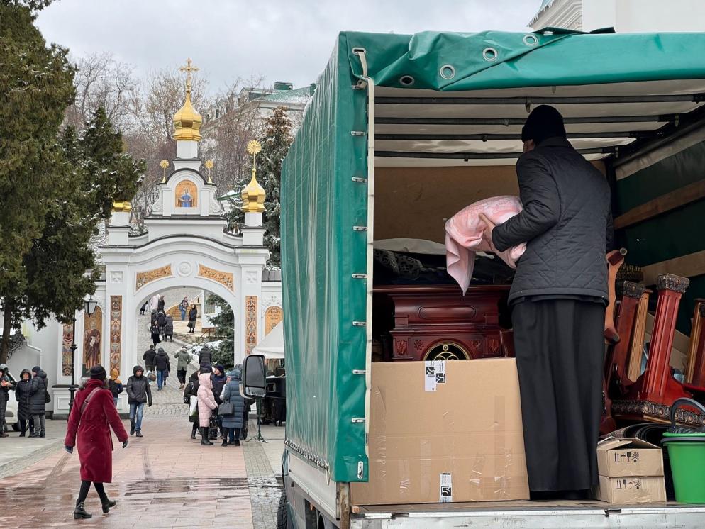 I monaci dal Monastero delle grotte a Kiev si preparano allo sfratto imposto dal governo - Gambassi