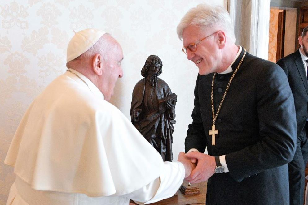 Papa Francesco con il segretario generale del Cec, Pillay - Fotogramma