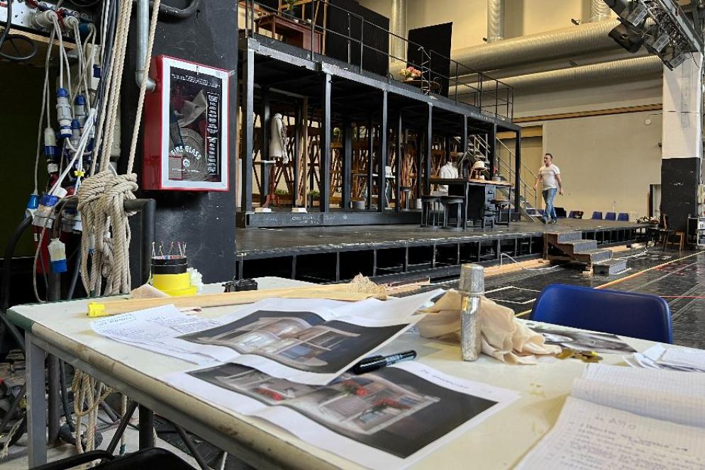 I bozzetti e le prove del “Cappello di paglia”, l'opera di Nino Rota che va in scena alla Scala - Gambassi