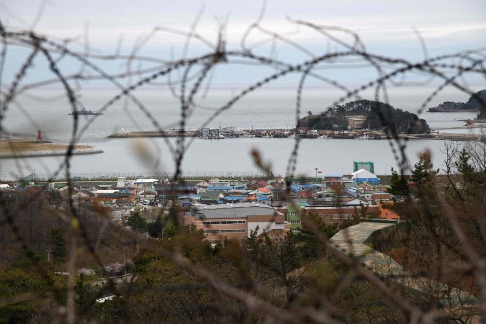 L'isola sudcoreana di Yeonpyeong situata vicino alla zona demilitarizzata di confine tra le due Coree - Ansa