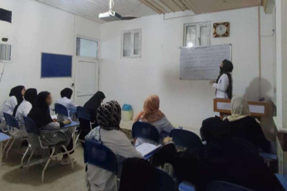 La classe di infermieristica ad Herat - F.G.