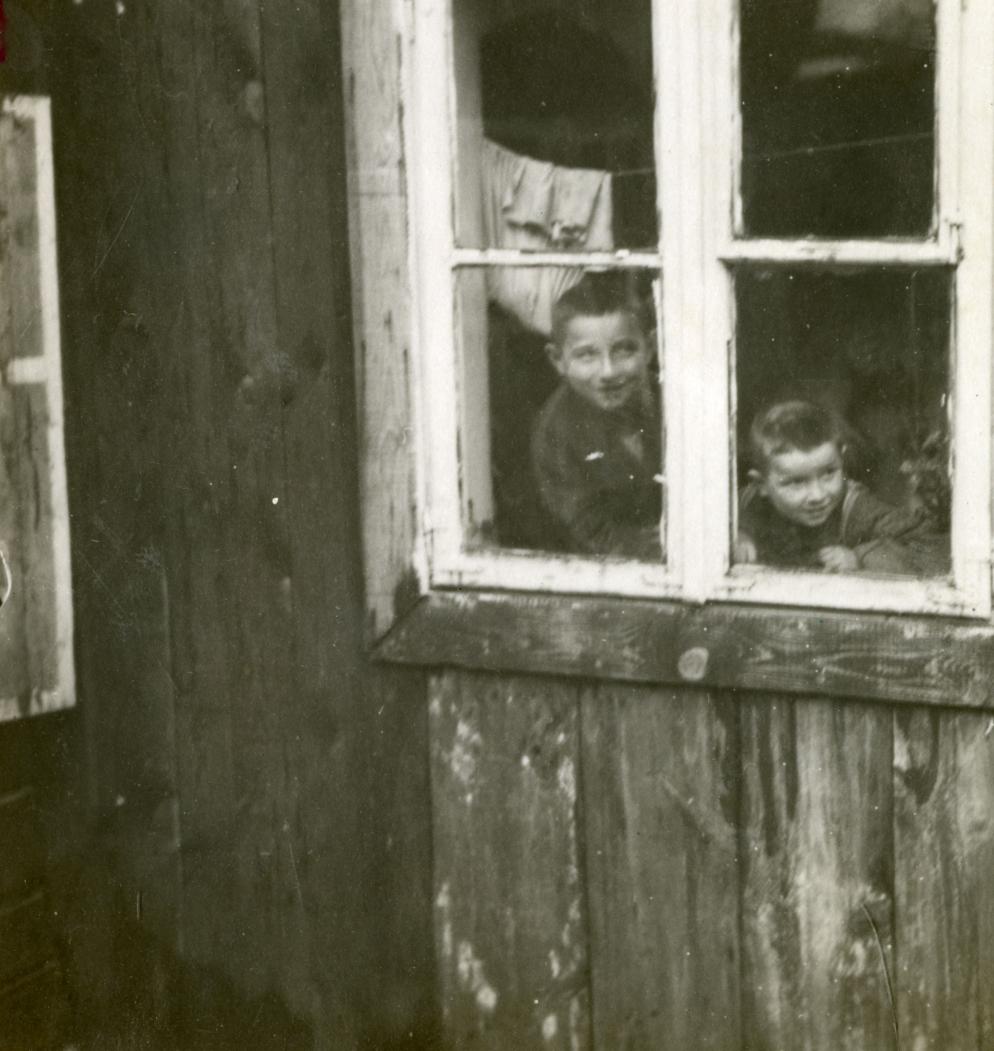 Una fotografia di Georges Simenon esposta a Liegi nella mostra “Simenon, images d’un monde en crise” - © Grand Curtius - Ville de Liège