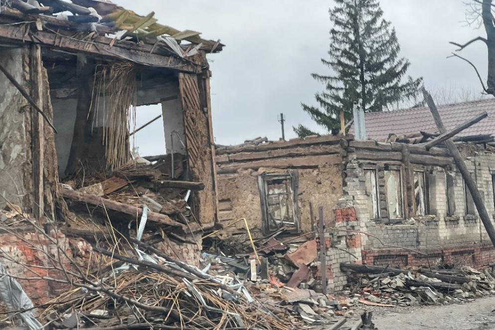 La distruzione lungo le strade di Kupiansk, la cittadina dell'est dell'Ucraina dove si combatte uno delle più feroci battaglie - Gambassi