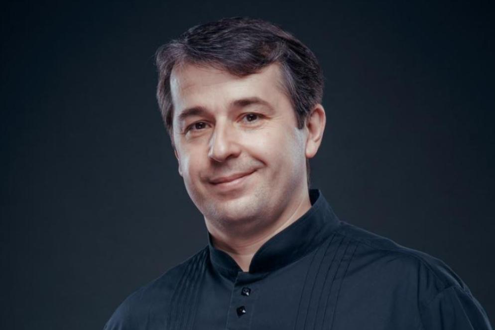 Il direttore del Coro Bogdan Plish - .