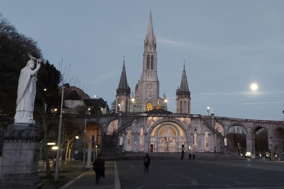 Il santuario all'alba, in questi giorni di fine gennaio - .