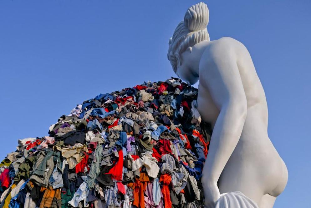 La Venere degli stracci prima dell'incendio che l'ha distrutta - ANSA/CIRO FUSCO