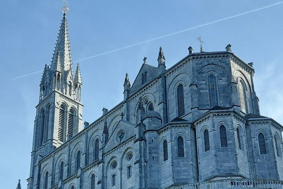La basilica di Lourdes - .
