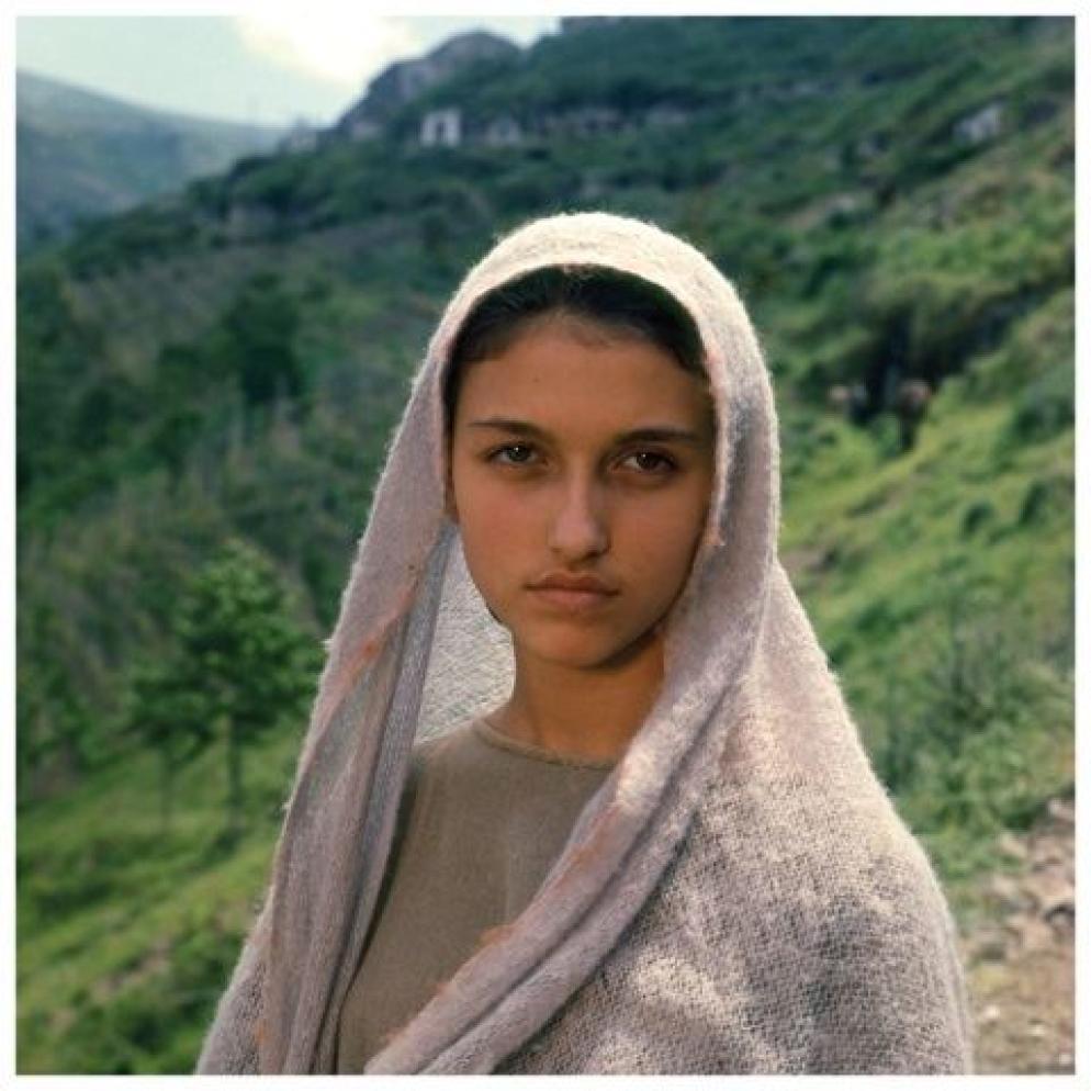 Margherita Caruso nel ruollo di Maria giovane ne "Il Vangelo secondo Matteo" di Pasolini - Foto di Angelo Novi / Cinetecadi Bologna