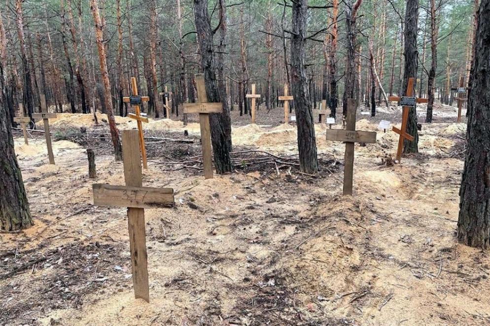 Un post tratto dal profilo Twitter di Andriy Yermak : "Gran parte di Izyum, città nella regione di Kharkivr riconquistata dalle forze ucraine nei giorni scorsi, giace in rovina, fino all'80% delle infrastrutture della città è stato distrutto, i corpi vengono ancora scoperti tra le macerie' - Twitter / Ansa