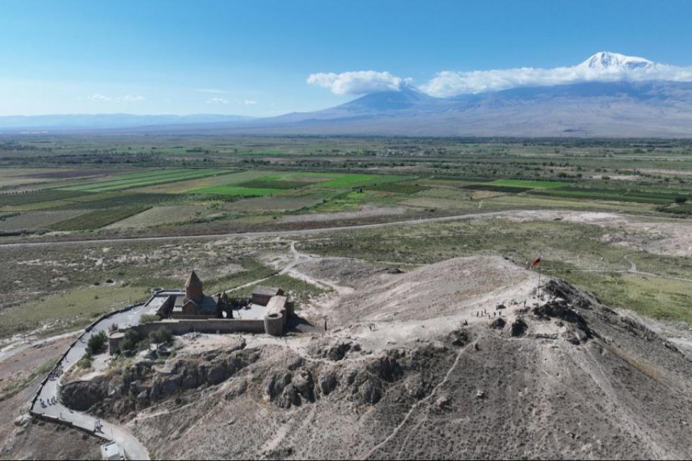 Il monastero di Khor Virap, a poca distanza dalla chiesa - Artaxata Project - Università di Münster