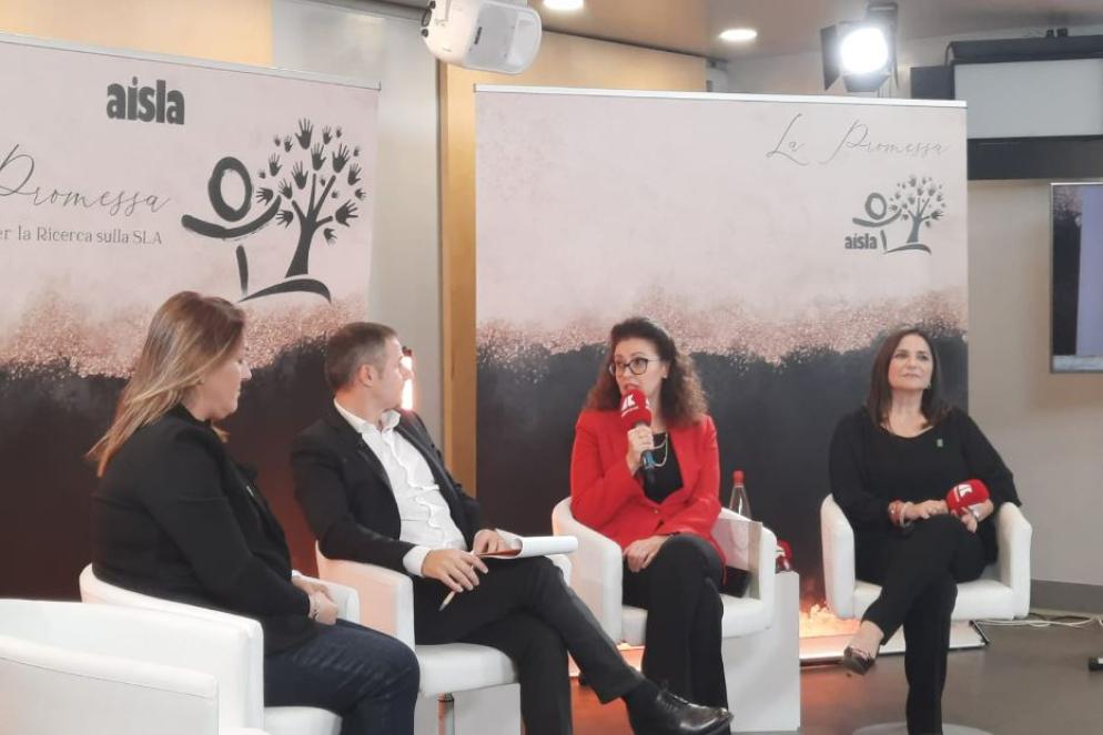 Dialoghi in studio durante la maratona solidale AiSla