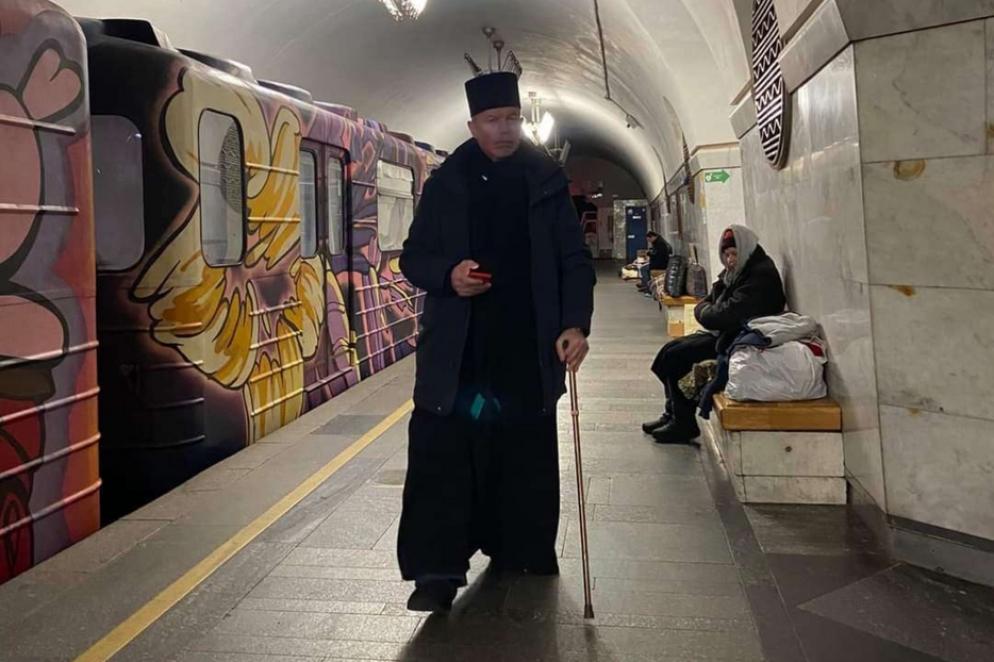 Padre Toma sotto la metropolitana - Chiesa greco-cattolica