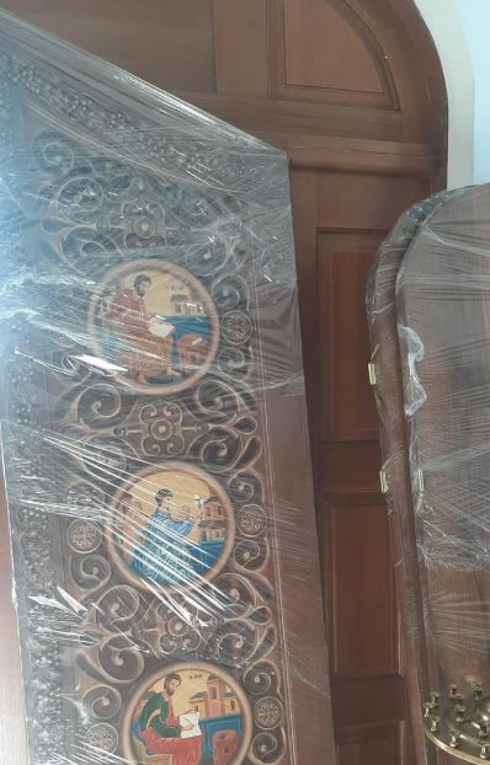Gli arredi sacri impacchettati della parrocchia greco-cattolica di Myrnohrad, la città della regione di Donetsk assediata dai russi - Avvenire