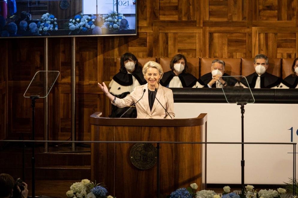 La presidente della Commissione europea Ursula von der Leyen - Ansa
