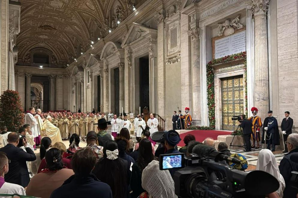 I momenti di attesa prima dell'apertura della Porta Santa - Pool Aigav