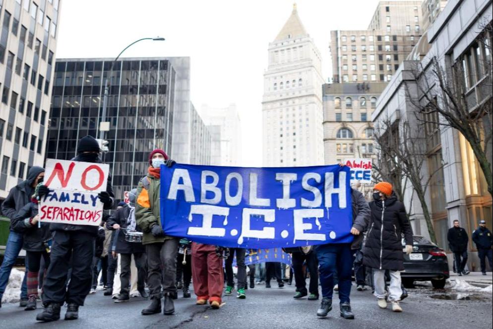 Proteste a New York contro le retate della polizia anti-immigrazione - Ansa