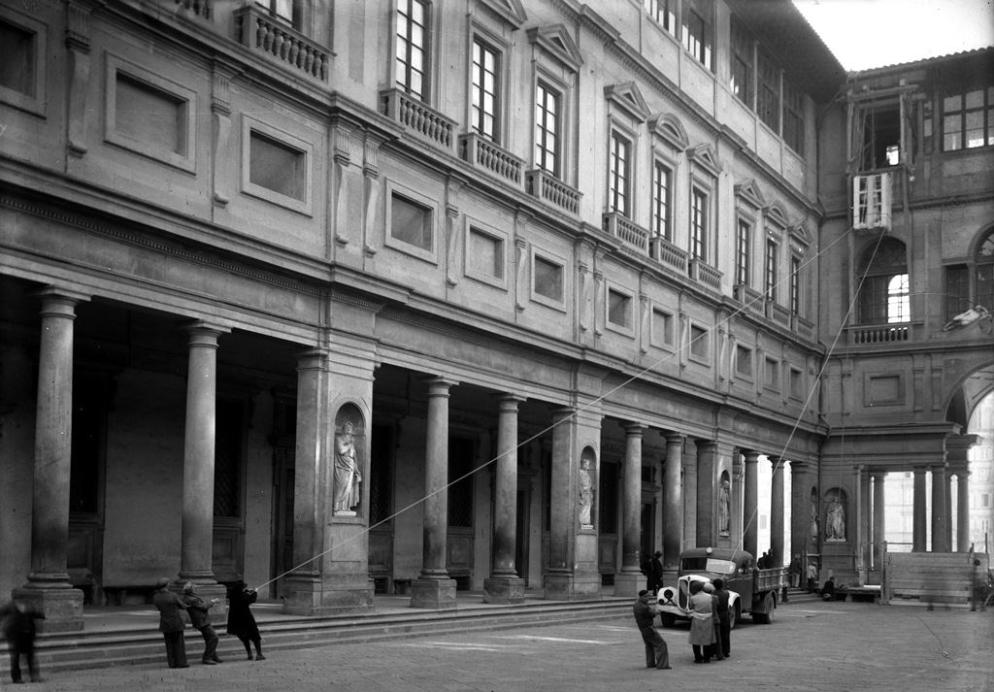 Gli Uffizi durante la guerra - Gabinetto fotografico degli Uffizi