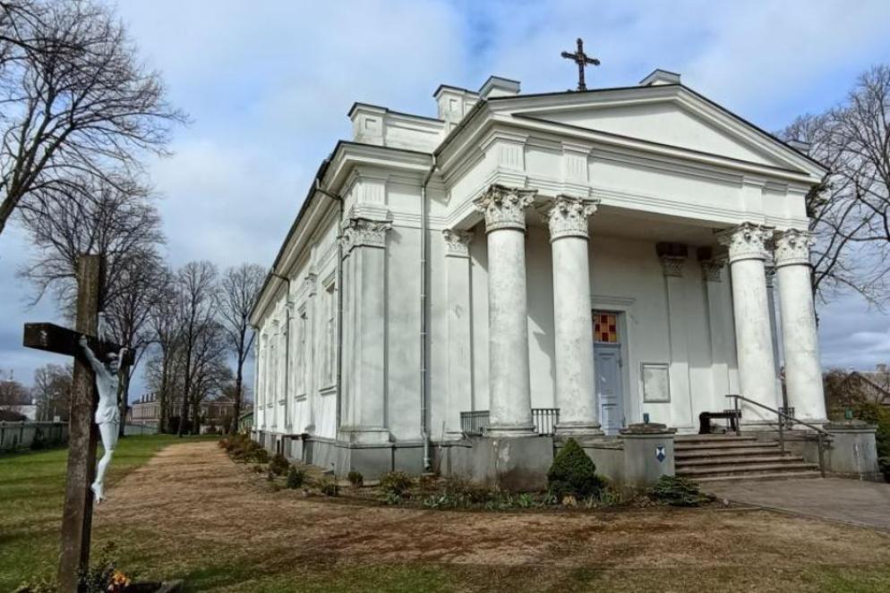 La chiesa della Santa Croce a Ventspils, nella Curlandia, la regione più occidentale della Lettonia - .