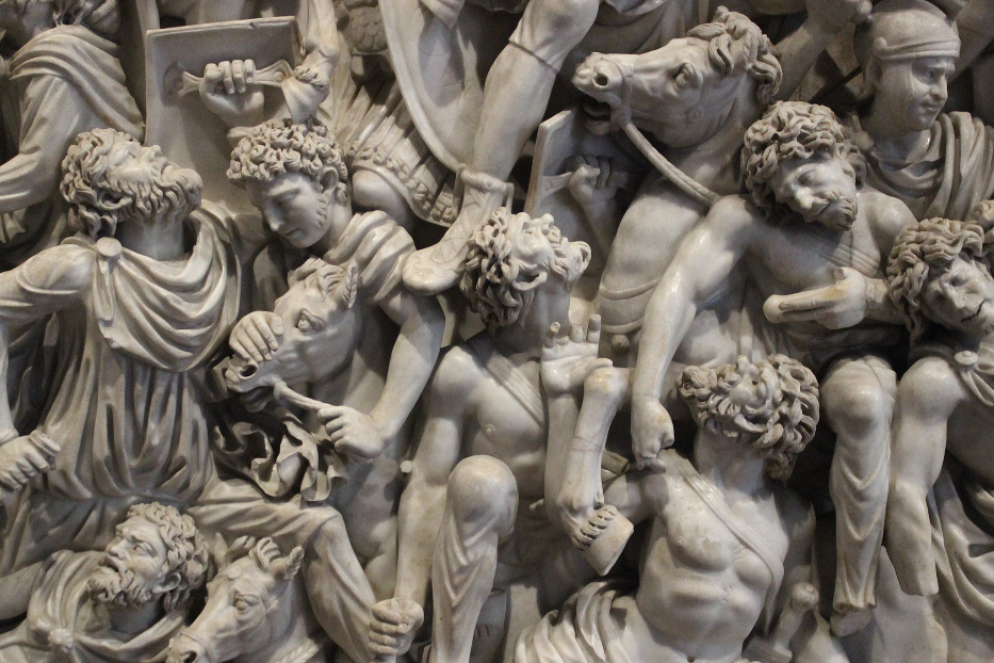 Un particolare del sarcofago "Grande Ludovisi" (sec. III) che rappresenta una scena di battaglia tra romani e barbari - Wiki Commons
