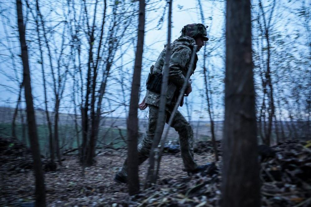 I militari ucraini lungo la linea del fronte nella regione di Kharkiv - Ansa