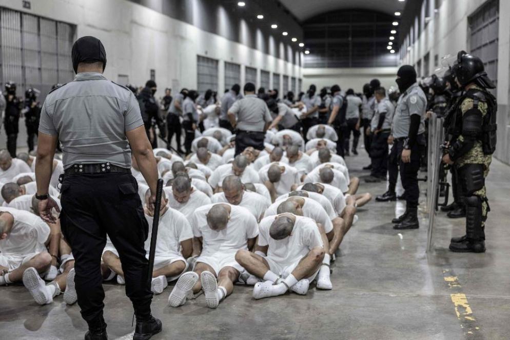 Presunti membri della gang Tren de Aragua, espulsi dagli Stati Uniti, nel carcere di Tecoluca in El Salvador - Ansa