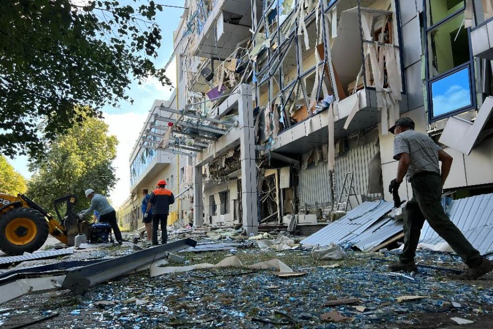 A Kharkiv la sede della ong svizzera Fsb, impegnata nello sminamento, devastata da un missile russo - Gambassi